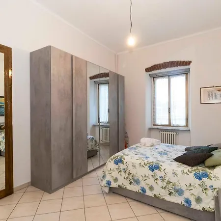 Dora Modern & Functional Flat *