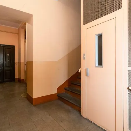 Dora Modern & Functional Flat Turin