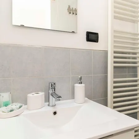 Dora Modern & Functional Flat Turin