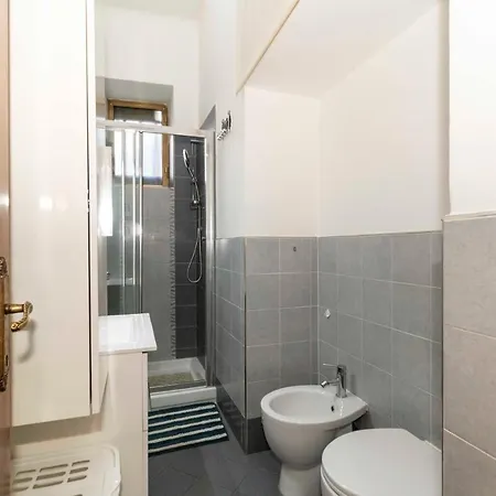 Dora Modern & Functional Flat *